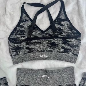 AYBL XS camo sports bra